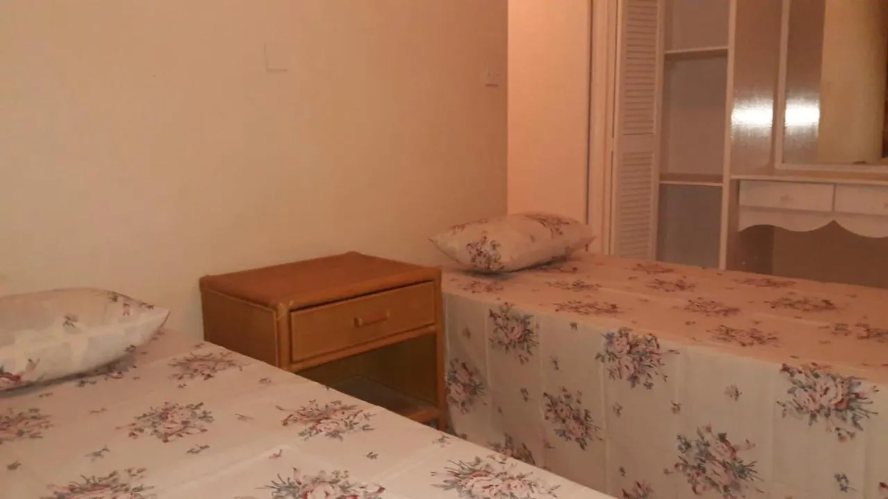 Holiday Spice Apartments Christ Church